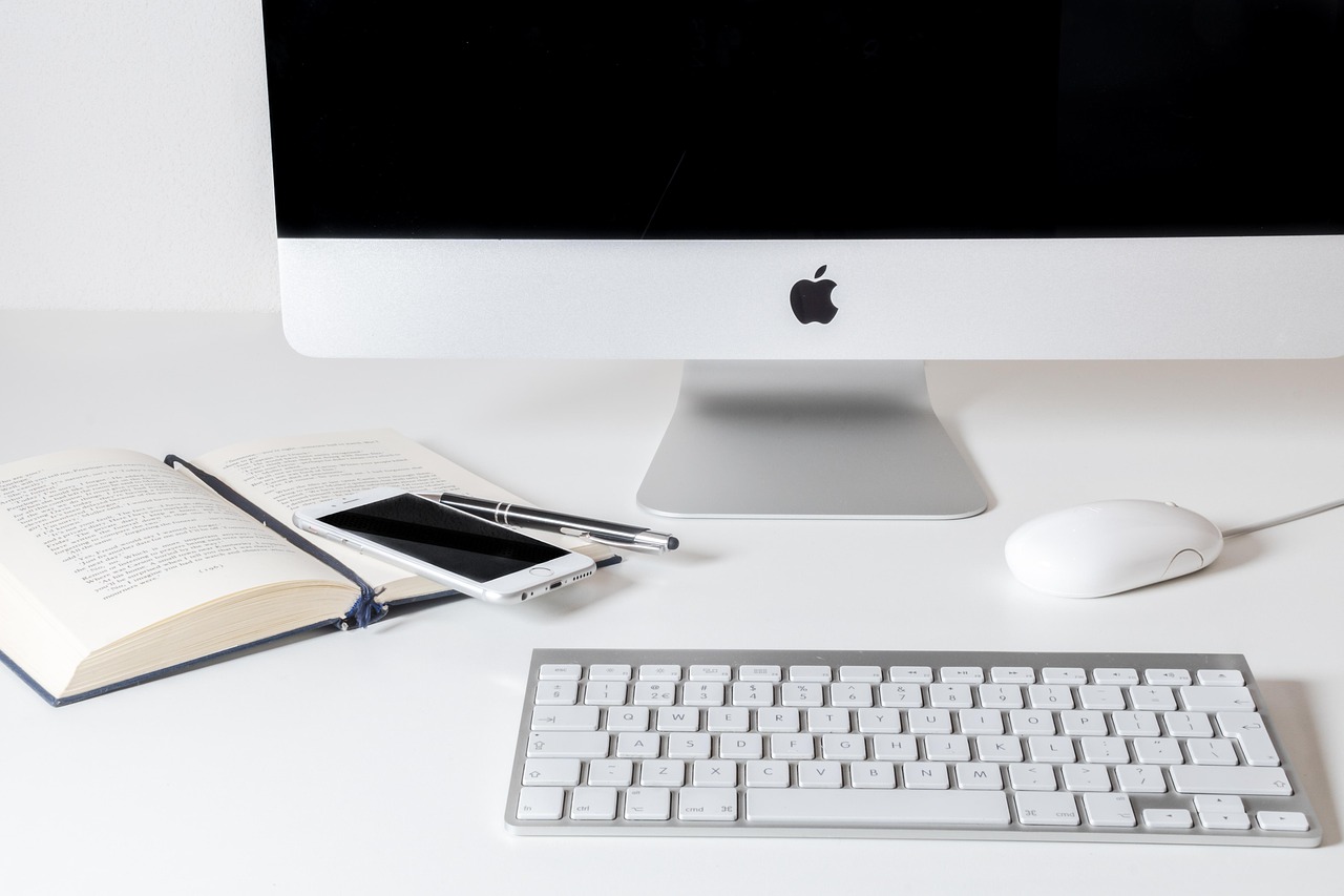 Work, computer, apple — Experience Industry-Leading Reliability with Lenovo ThinkSystem SR650