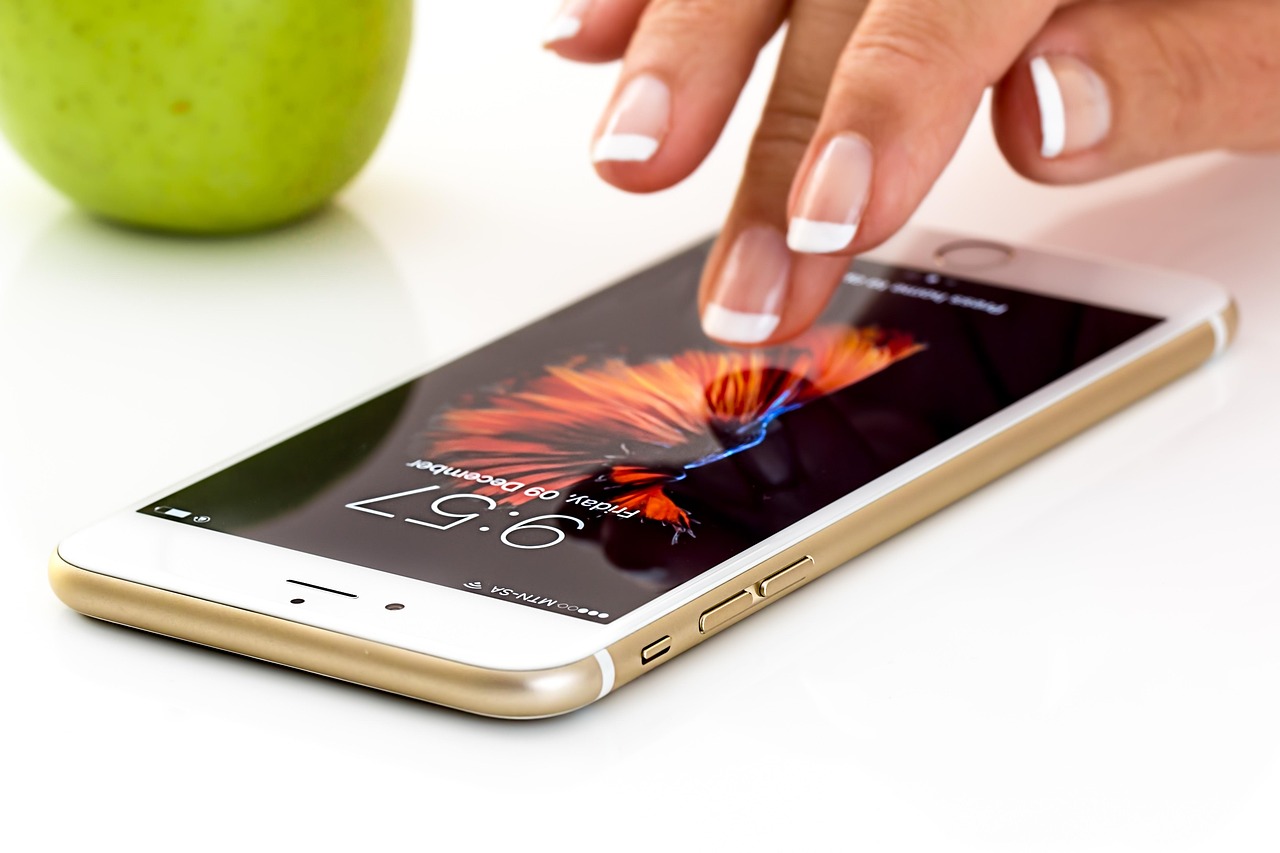 Smartphone, cellphone, touchscreen — How Tiranga App Uses Machine Learning for Predictions