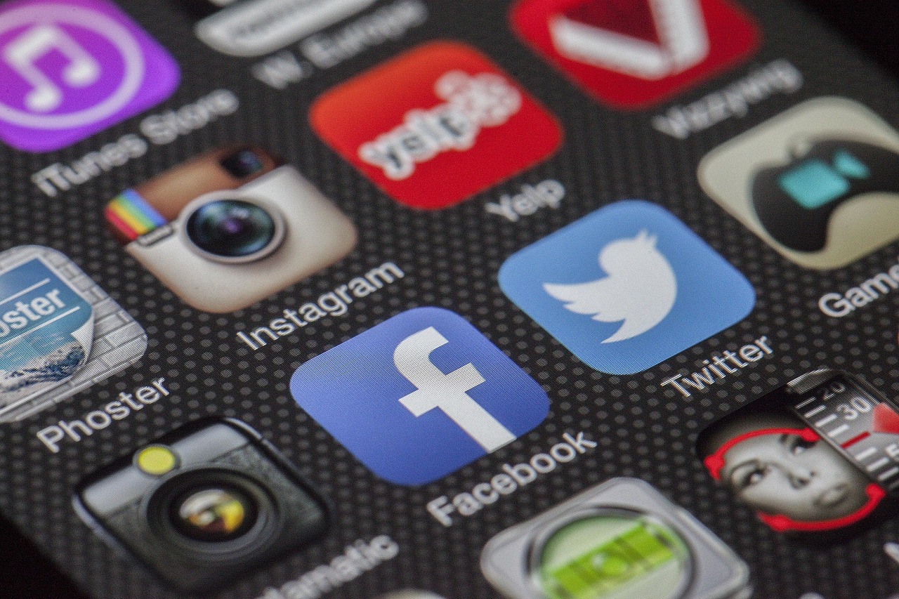 Phone, display, apps — Resize PDFs with Adobe