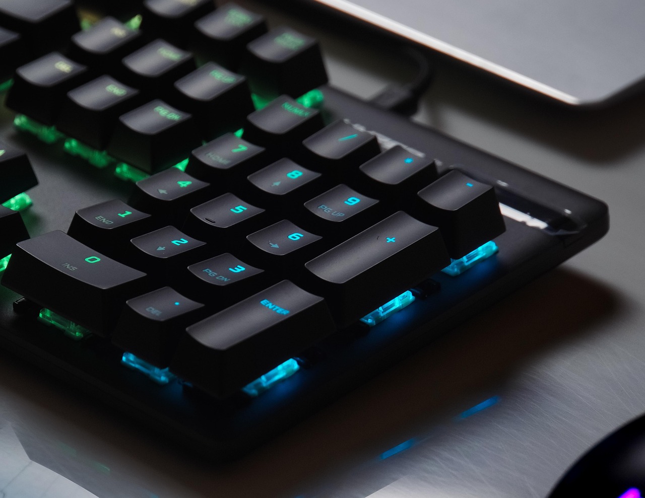 Keyboard, mechanical, game — Weiwei168 Supporting Players in Tracking Progress and Rewards