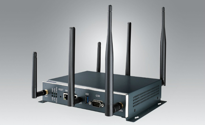 What frequency does Lora Gateway use?