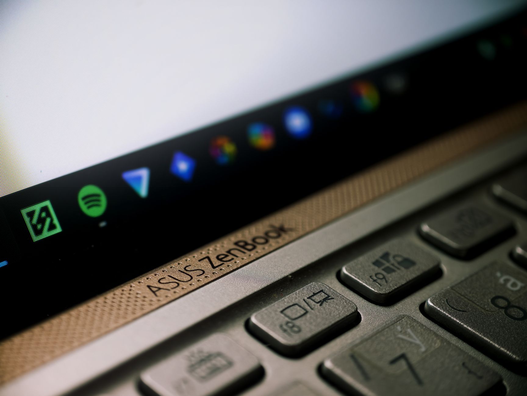 ASUS Mini PC: The Best Compact Device for Your Needs